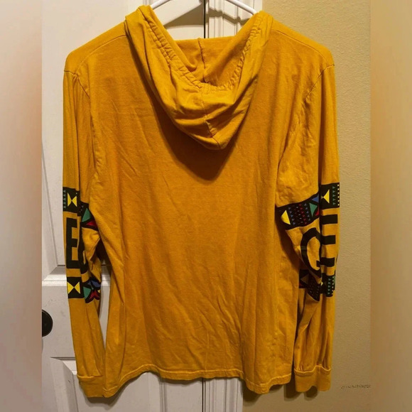 On Fire Queen Yellow Long Sleeve Hoodie T-Shirt Sz XL - Picture 5 of 7